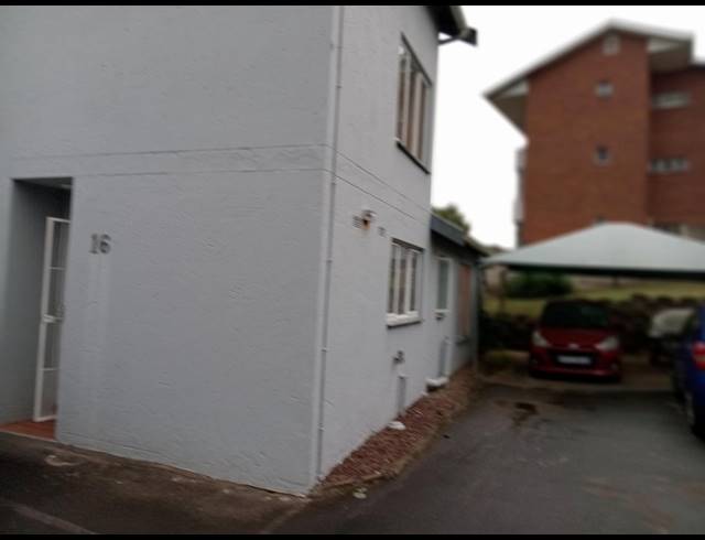 2 BEDROOM TOWNHOUSE FOR SALE IN THE WOLDS
